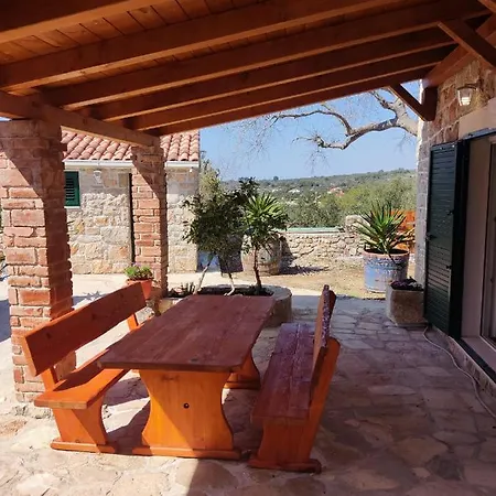Franini Dvori - Island Oasis