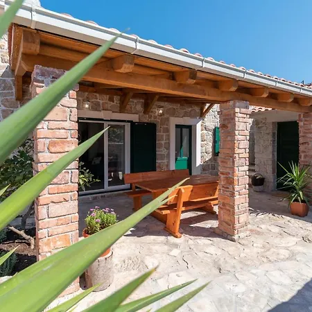 Franini Dvori - Island Oasis Holiday home
