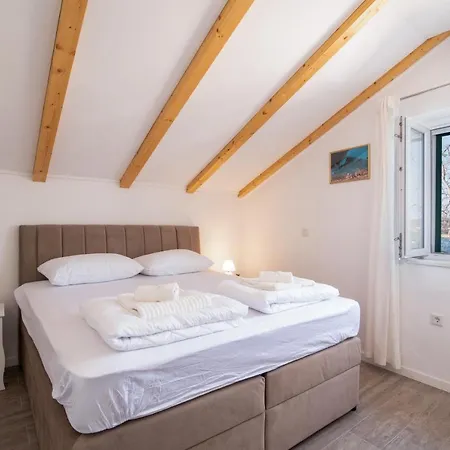 Franini Dvori - Island Oasis Holiday home Mali Drvenik