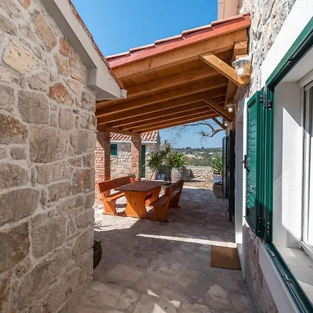 Franini Dvori - Island Oasis Holiday home Mali Drvenik